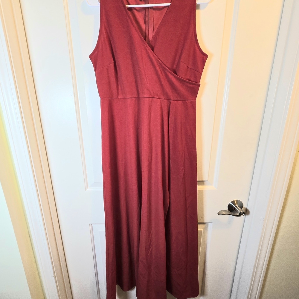 Elegant Sleeveless Red Dress